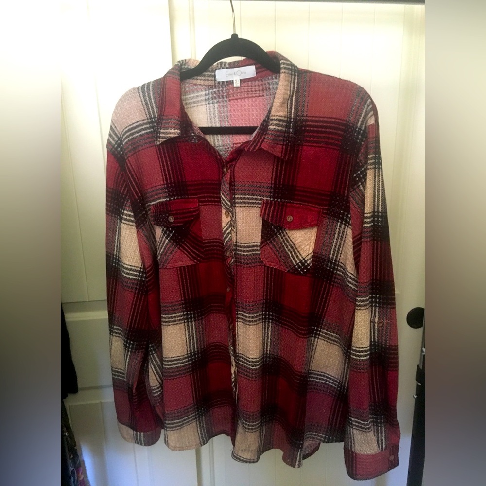 Eden and Olivia Button Down Shirt Size 3 EUC